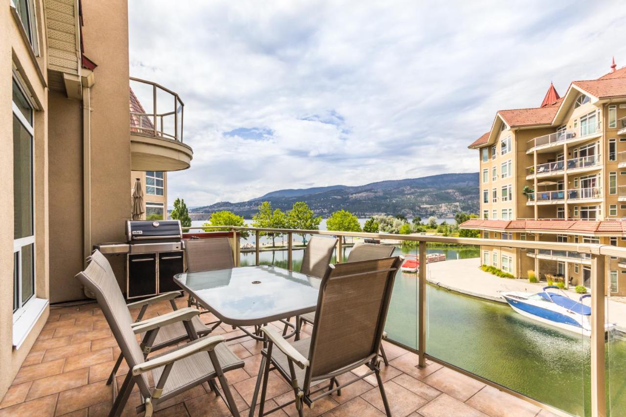 Sunset Waterfront Resort By Discover Kelowna Resort Accommodations Kültér fotó