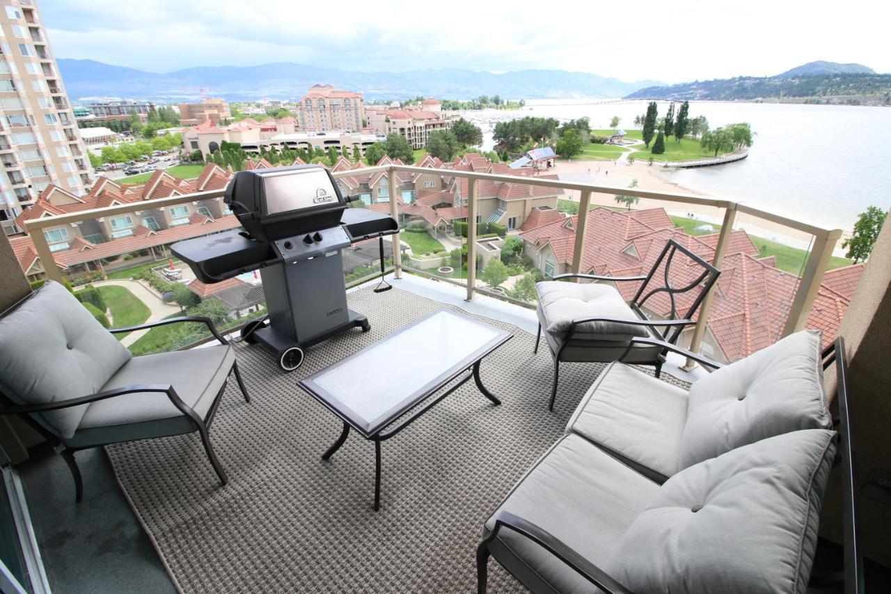 Sunset Waterfront Resort By Discover Kelowna Resort Accommodations Kültér fotó