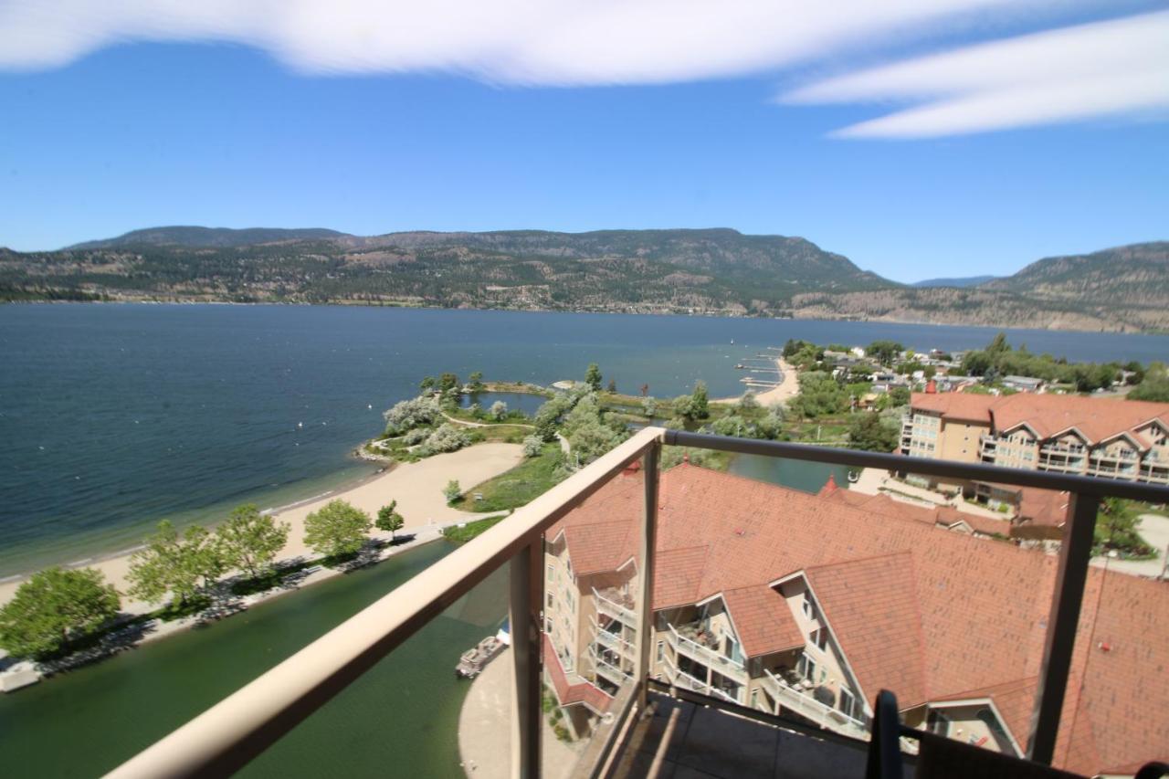 Sunset Waterfront Resort By Discover Kelowna Resort Accommodations Kültér fotó